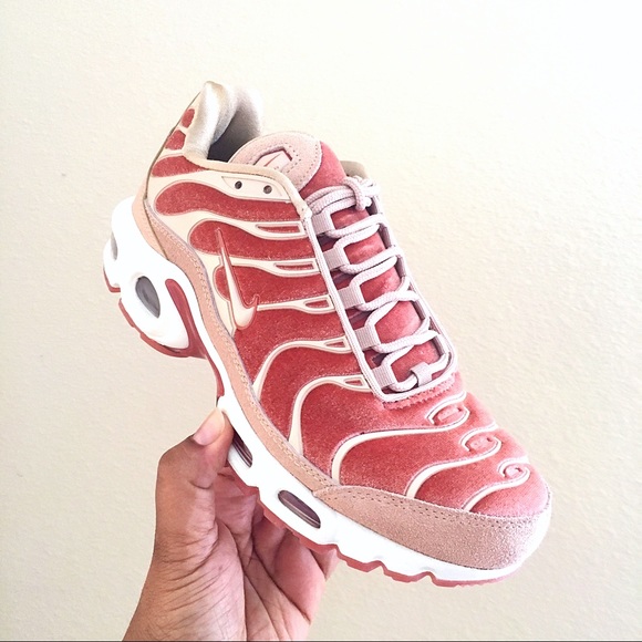 Nike Air Max Plus LX Dusty Peach - Picture 3 of 8